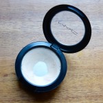 hit the pan MAC Cream Colour Base Pearl