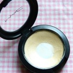 Highlighter Vergleich MAC Cream Colour Base Pearl