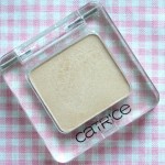 Highlighter Vergleich Catrice Absolute Eye Colour 340 Ooops...Nude Did It Again!