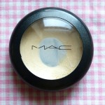 Highlighter Vergleich MAC Cream Colour Base Pearl