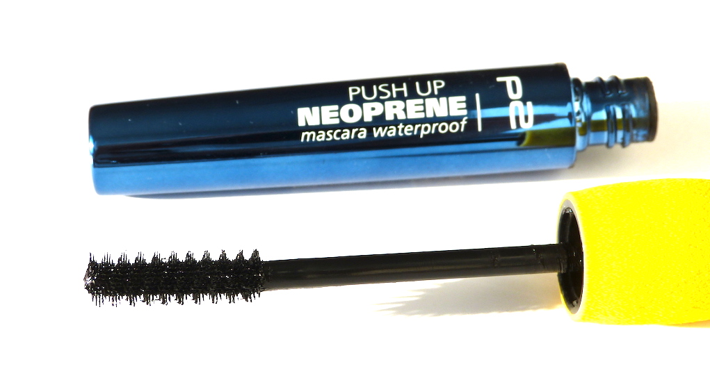 Holy Grail Mascara p2 Push Up Neoprene Mascara waterproof 